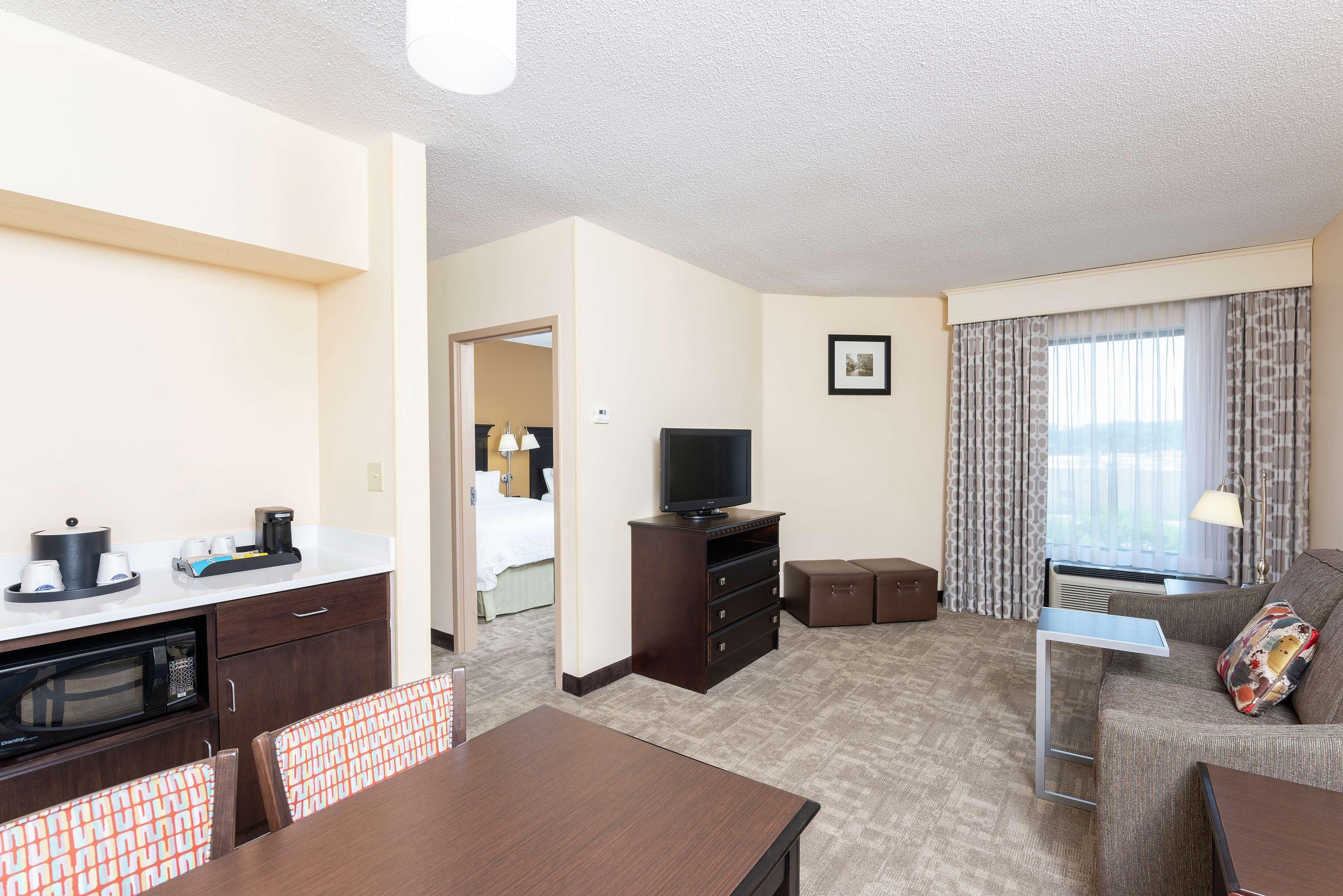 Hampton Inn & Suites Cleveland-Airport/Middleburg Heights Exterior foto