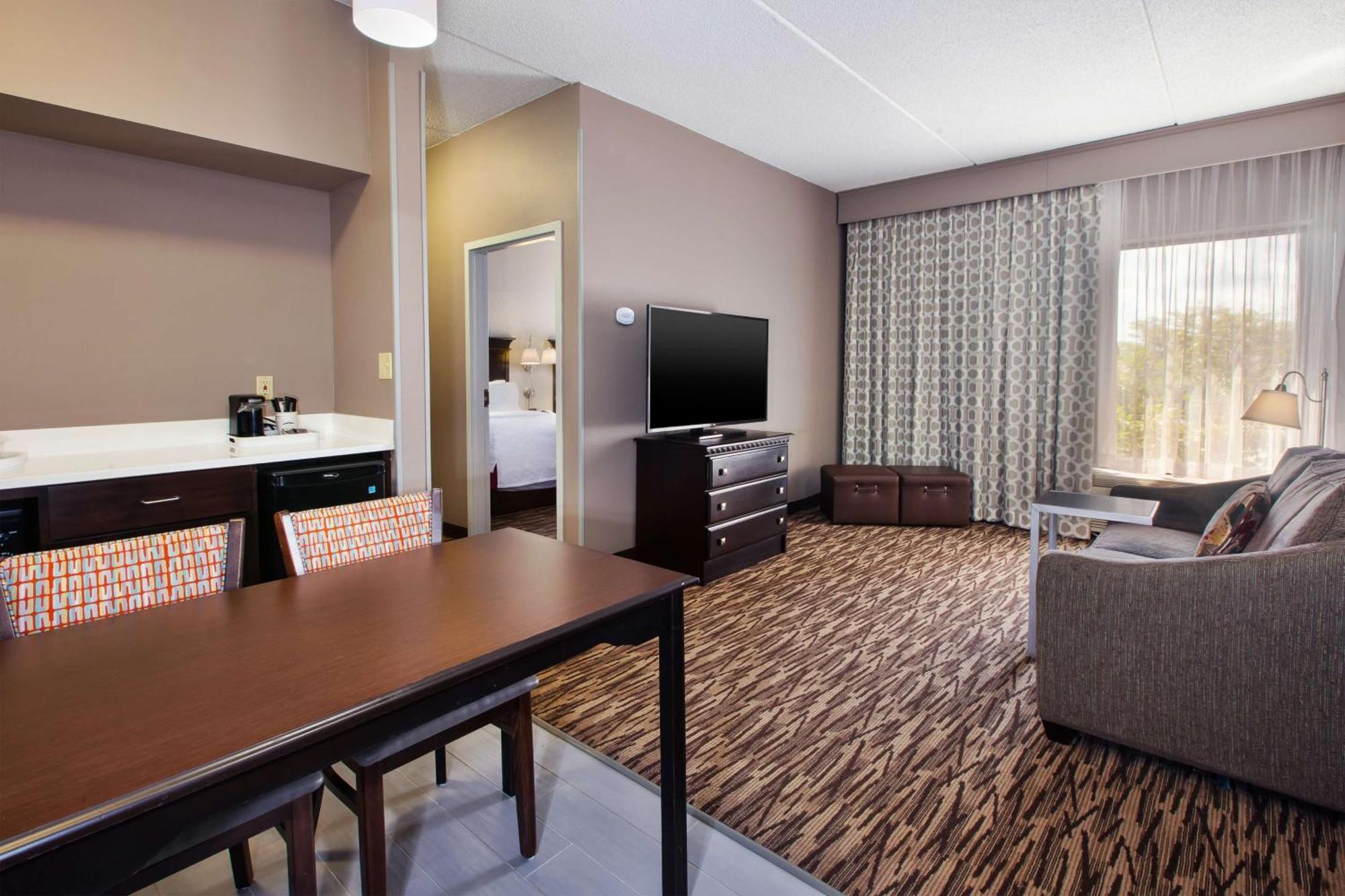 Hampton Inn & Suites Cleveland-Airport/Middleburg Heights Exterior foto