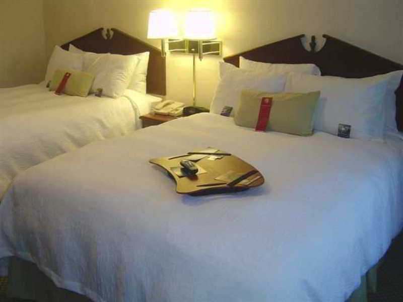 Hampton Inn & Suites Cleveland-Airport/Middleburg Heights Quarto foto